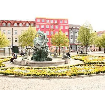 Am Hauptbahnhof 3* Schwerin (Mecklenburg-Vorpommern)